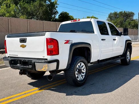 Used 2011 Chevrolet Silverado 2500 LT w/ Interior Plus Package AWD/4WD image 5