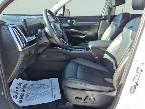 Used 2024 Kia Sorento S image 23
