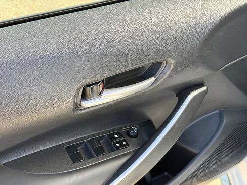 Used 2022 Toyota Corolla SE FWD image 18