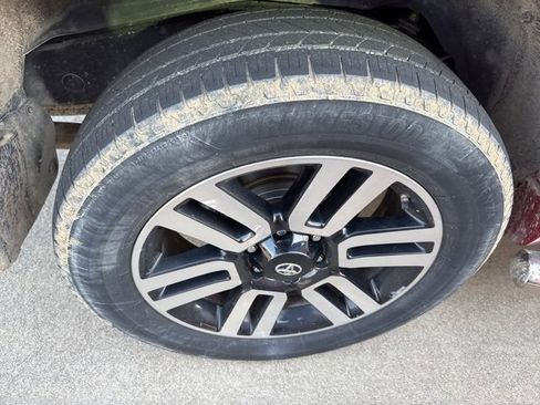 Used 2016 Toyota 4Runner Limited image 10