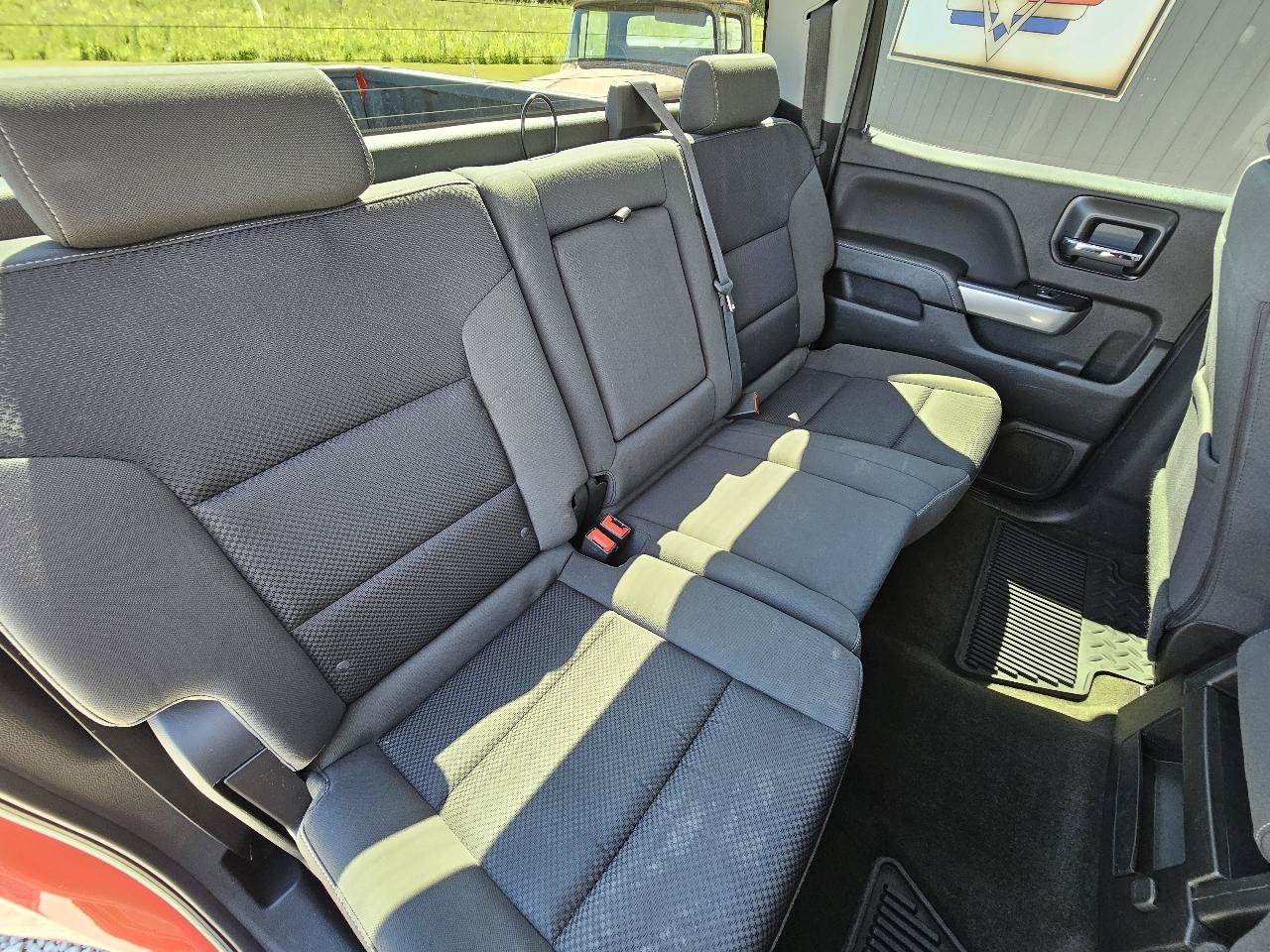 Used 2018 Chevrolet Silverado 1500 LT w/ Texas Edition AWD/4WD image 29