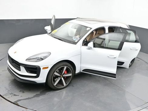Used 2023 Porsche Macan S AWD/4WD image 59