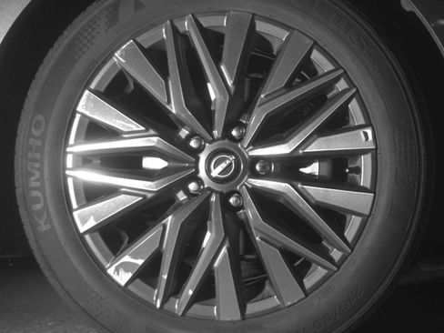 Used 2025 Nissan Altima 2.5 SV FWD image 15