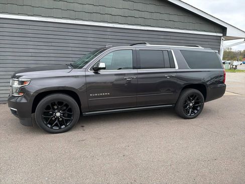 Used 2017 Chevrolet Suburban Premier AWD/4WD image 6