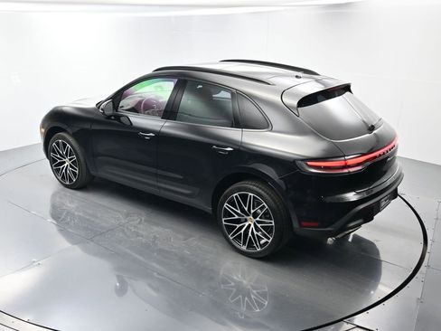 Used 2025 Porsche Macan image 38