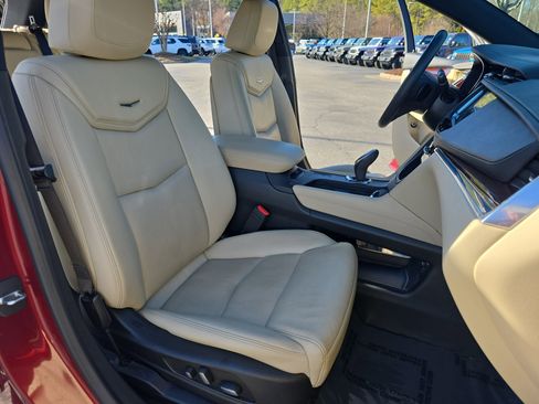 Used 2017 Cadillac XT5 Premium Luxury image 10