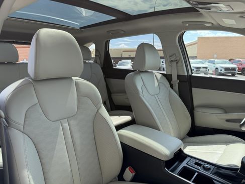 Used 2025 Kia Sorento S w/ Panoramic Sunroof Package FWD image 40