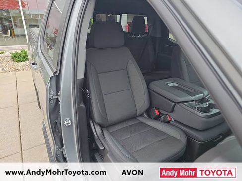 Used 2025 Chevrolet Silverado 1500 LT RWD image 35