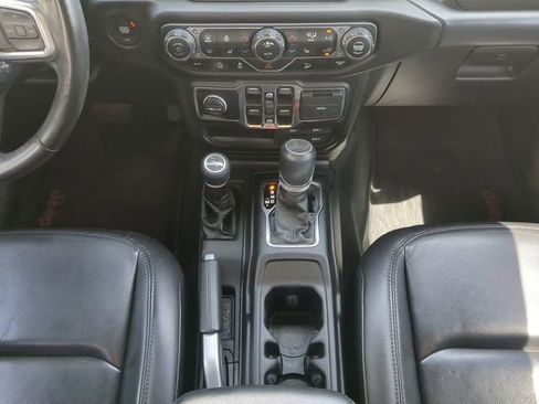 Used 2019 Jeep Wrangler Unlimited Sahara AWD/4WD image 21