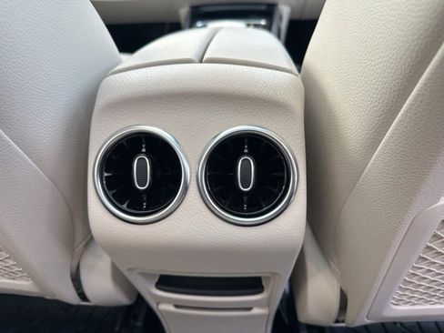 Used 2023 Mercedes-Benz GLB 250 4MATIC image 39