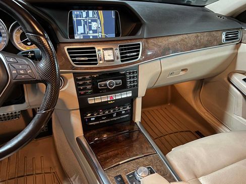 Used 2014 Mercedes-Benz E 350 4MATIC Sedan image 33