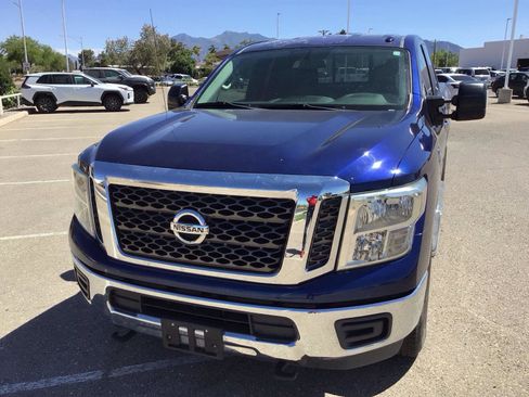 Used 2017 Nissan Titan SV AWD/4WD image 9