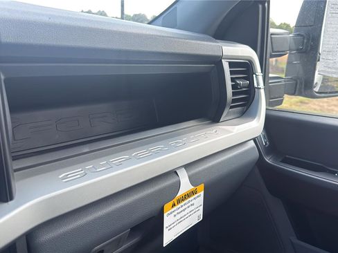 New 2026 Ford F250 XL w/ XL Chrome Package RWD image 28