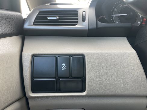 Used 2015 Honda Odyssey LX image 19