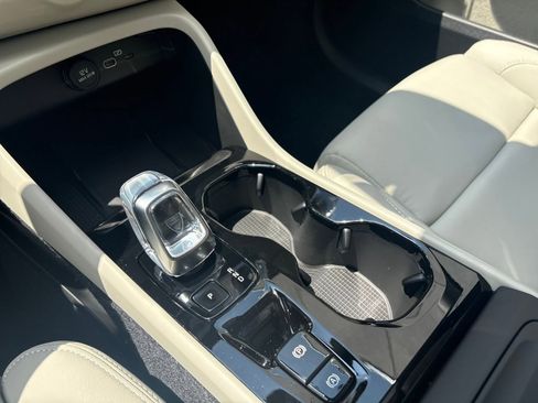 New 2026 Volvo XC40 B5 Plus w/ Protection Package Premier image 30