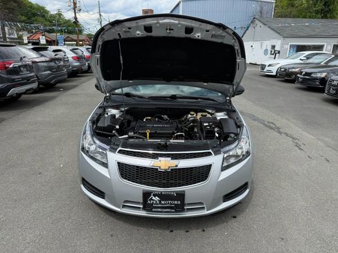 Used 2013 Chevrolet Cruze LS FWD image 46