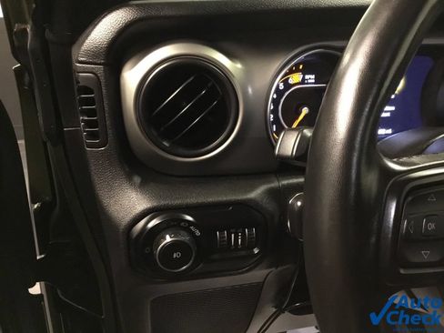 Used 2021 Jeep Wrangler Unlimited Sport AWD/4WD image 25