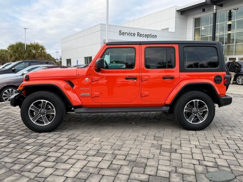 Used 2023 Jeep Wrangler Sahara image 12