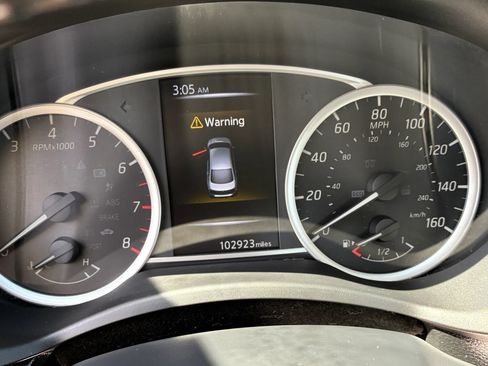 Used 2016 Nissan Sentra SV FWD image 11