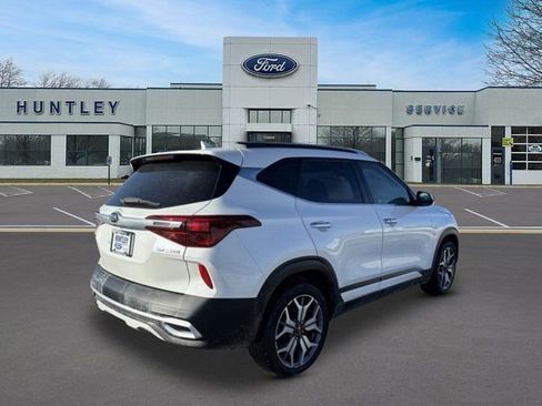 Used 2021 Kia Seltos SX w/ SX Sunroof Package image 4