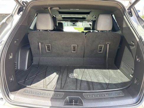 Used 2023 Buick Enclave Essence w/ Experience Buick Package FWD image 11