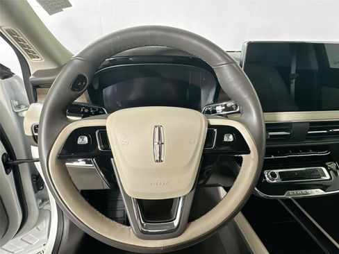 Used 2023 Lincoln Corsair Reserve image 12