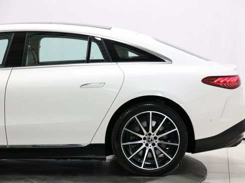 Used 2023 Mercedes-Benz EQS 580 EQS 580 4MATIC Sedan 4D image 9
