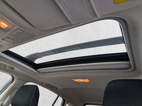 Used 2015 Subaru Crosstrek 2.0i Premium w/ Moonroof Package AWD/4WD image 15