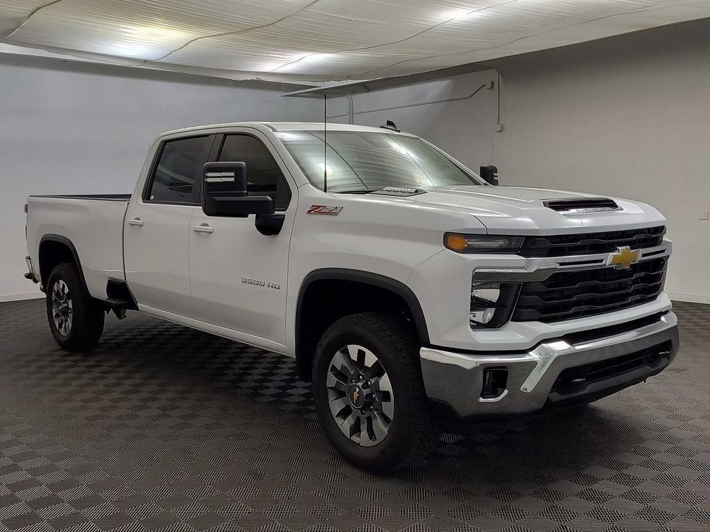 Used 2026 Chevrolet Silverado 3500 LT AWD/4WD image 7