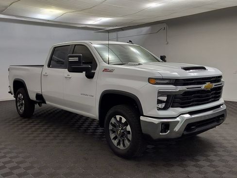 Used 2026 Chevrolet Silverado 3500 LT AWD/4WD image 7