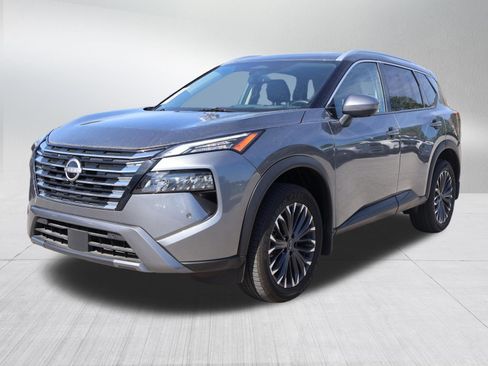 Used 2025 Nissan Rogue SL w/ Tech Package AWD/4WD image 3