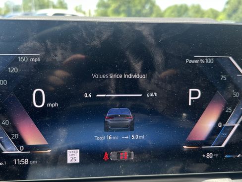 Used 2025 BMW 330i xDrive Sedan w/ Premium Package image 21