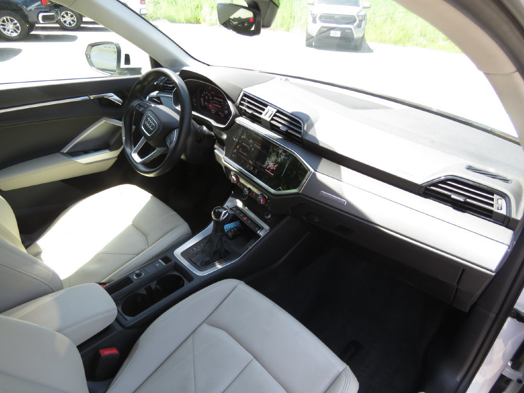 Used 2023 Audi Q3 2.0T Premium Plus w/ Premium Plus Package AWD/4WD image 14
