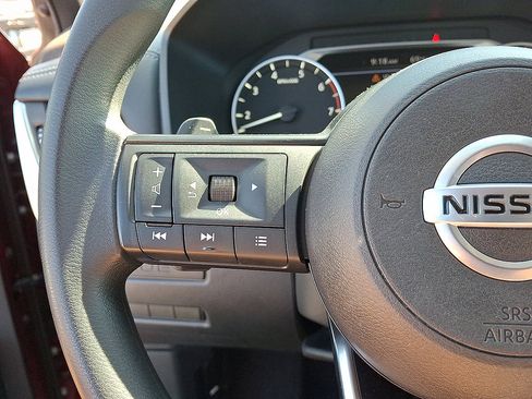 Used 2021 Nissan Rogue S AWD/4WD image 9