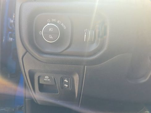Used 2021 RAM 1500 Big Horn AWD/4WD image 18