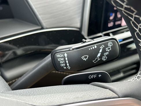 New 2025 Volkswagen Atlas Cross Sport SE image 24