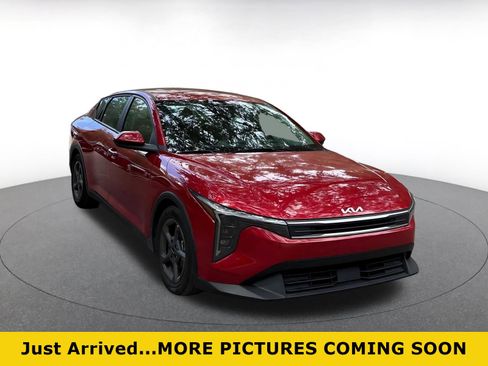 Used 2025 Kia K4 FWD image 1