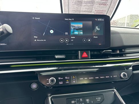 Used 2025 Kia Carnival SX Prestige FWD image 23