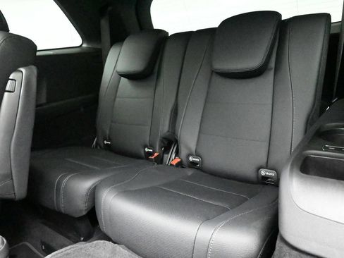 Used 2022 Mercedes-Benz GLS 450 4MATIC image 21