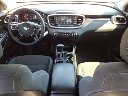 Used 2019 Kia Sorento L FWD image 24