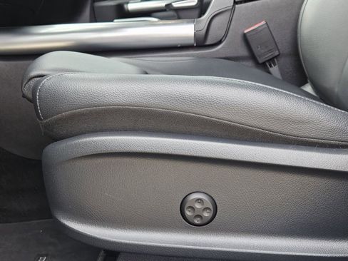 Used 2021 Mercedes-Benz GLA 250 image 23