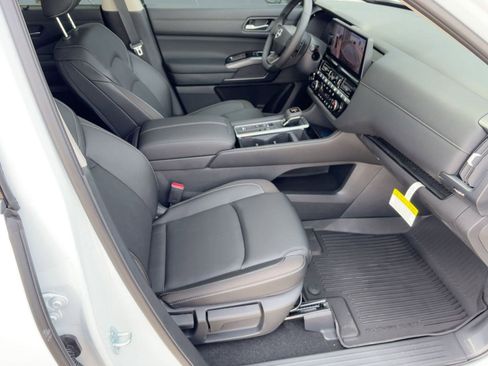 New 2026 Nissan Pathfinder SL image 29