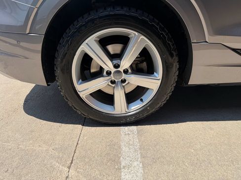 Used 2019 Audi e-tron Prestige w/ Prestige Package AWD/4WD image 51