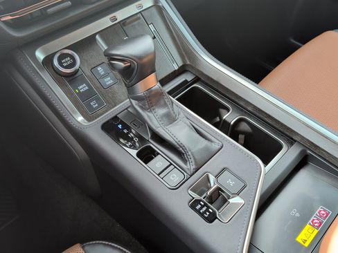 Used 2025 Lexus GX 550 w/ Cold Area Package image 21