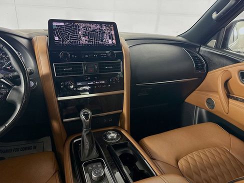 Used 2024 INFINITI QX80 Sensory AWD/4WD image 30