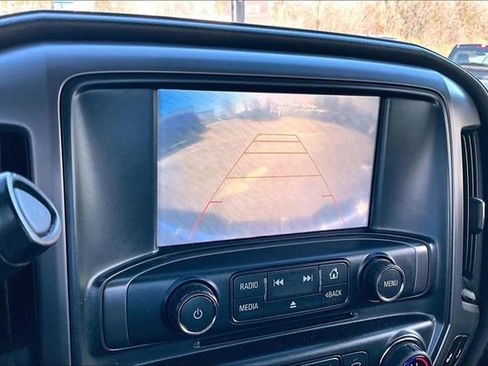 Used 2018 GMC Sierra 1500 SLT w/ Black Pack image 17