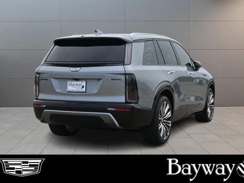 Certified 2026 Cadillac Vistiq Premium Luxury w/ LPO, Floor Liner Package AWD/4WD image 6
