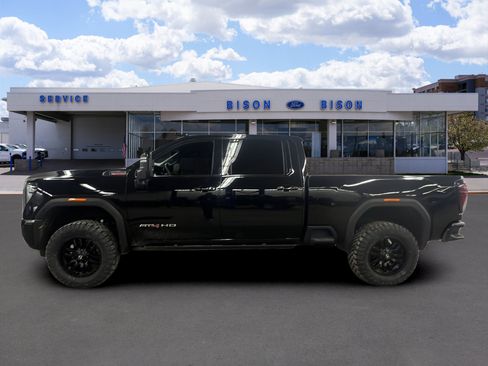 Used 2024 GMC Sierra 2500 AT4 image 6