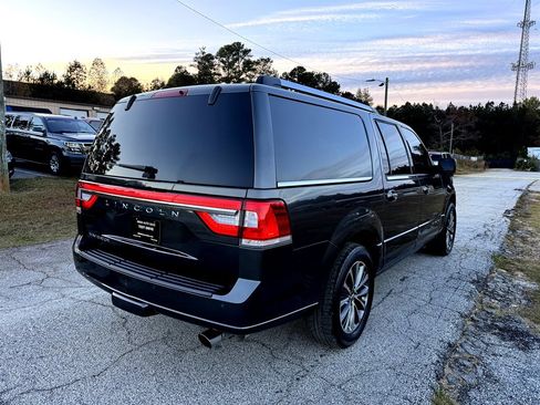 Used 2017 Lincoln Navigator L Select image 8