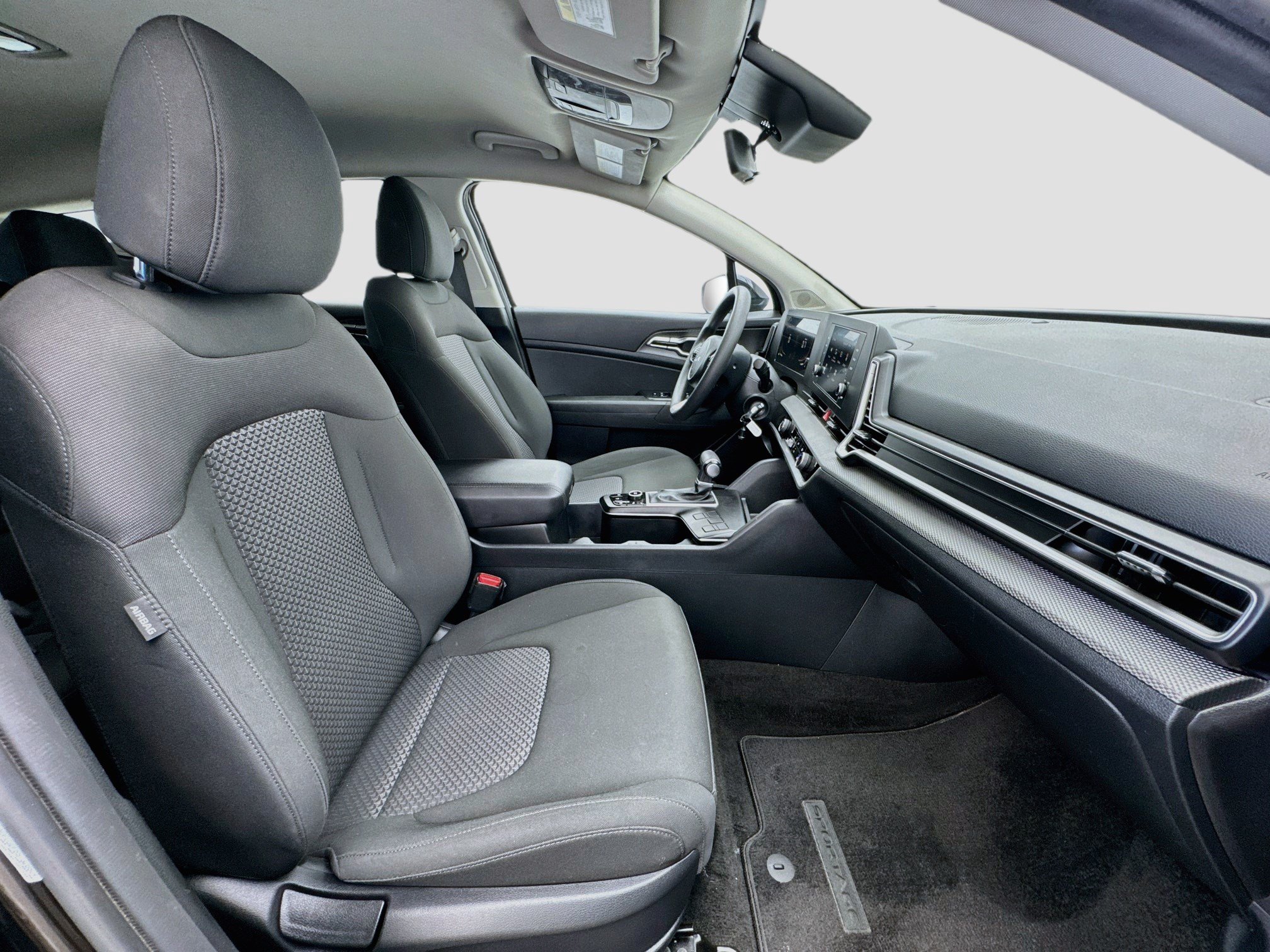 Used 2025 Kia Sportage LX FWD image 19